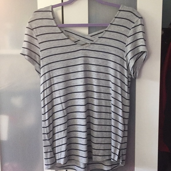 Grey top with cross cross back - Picture 1 of 2